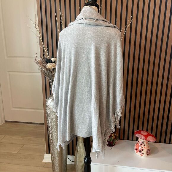 Chico's Poncho L/XL Heather Grey Fringe Cozy Cowl Neck Oversized - Picture 2 of 10